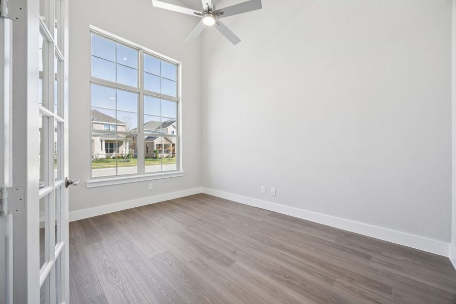 Spacious, unfurnished interior of a new home in Painted Tree Lakeside, McKinney (Image 27).