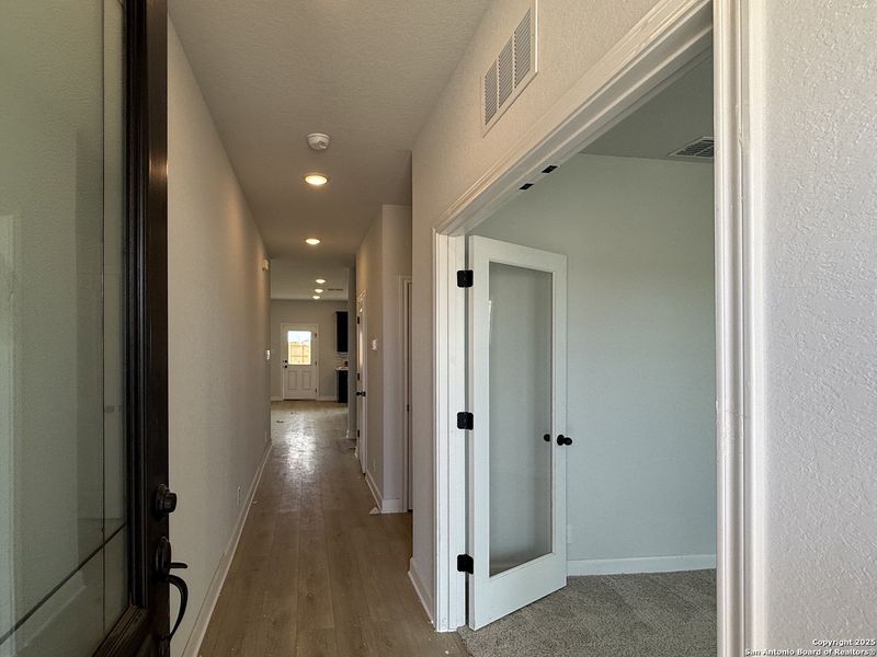 Spacious, unfurnished interior of a new home in Enclave at Hennersby Hollow 50's, San Antonio (Image 25). Spacious, unfurnished interior of a new home in Enclave at Hennersby Hollow 50's, San Antonio (Image 25).
