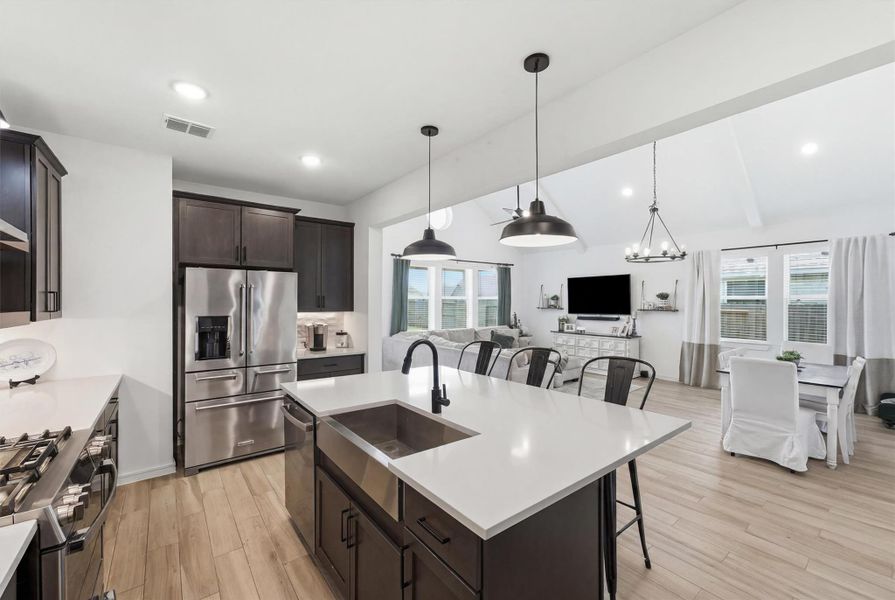 Large Island with Apron Sink Large Island with Apron Sink