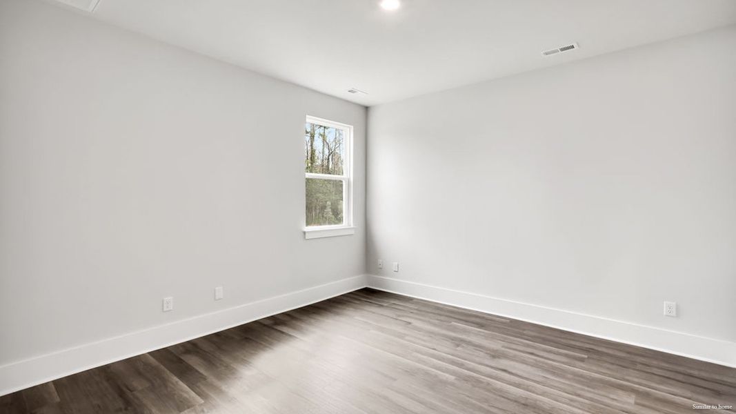 Spacious, unfurnished interior of a new home in Vineyard Trail, Jacksonville (Image 19).