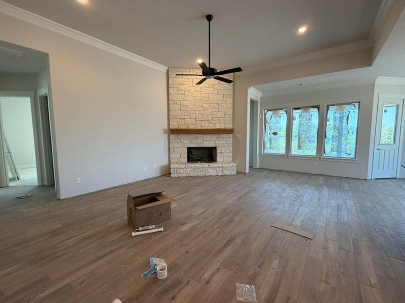 Spacious, unfurnished interior of a new home in Eagle Ridge Estates, Weatherford (Image 5).