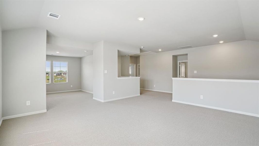 Spacious, unfurnished interior of a new home in Windmore, Princeton (Image 26).
