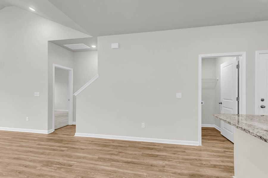 Spacious, unfurnished interior of a new home in Wildcat Chase, Summerville (Image 12).