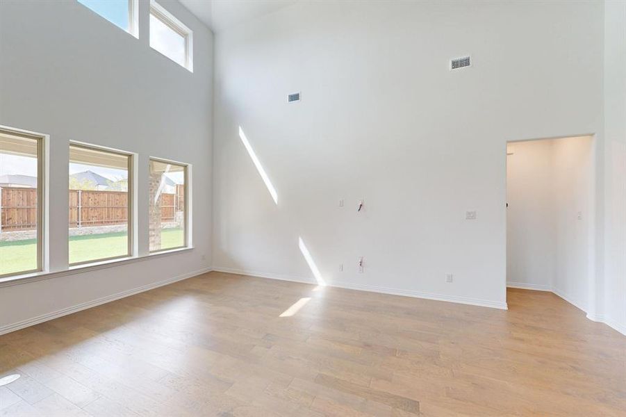 Spacious, unfurnished interior of a new home in Aster Park, McKinney (Image 26).