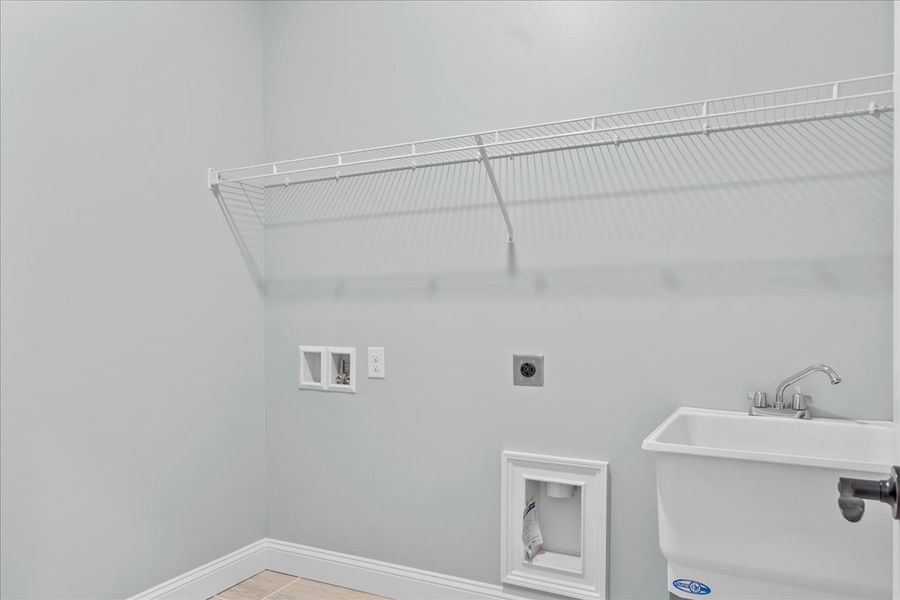 Representative unfurnished interior of a home built from the Converse Elite by Enchanted Homes in Pointe Summit, Slater-Marietta (Image 59).