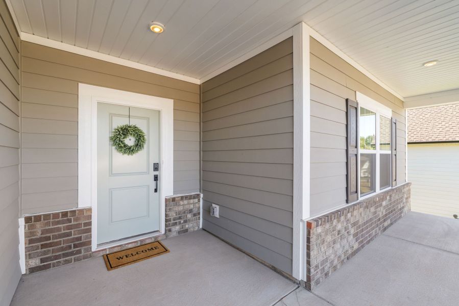 Exterior details and patio area of a home in Edgewater - Harbor Pointe, Lancaster (Image 1).