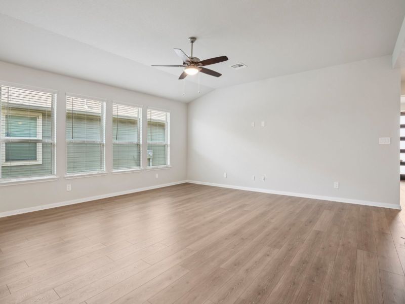 Spacious, unfurnished interior of a new home in Scenic Crest - Premier Series, Boerne (Image 12).