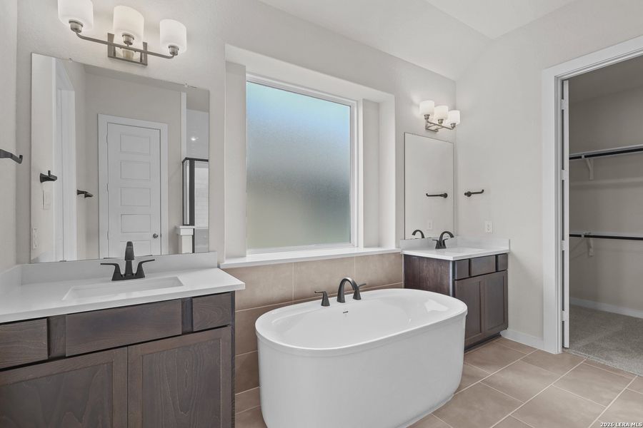Furnished interior view inside a new home in Buffalo Crossing, Cibolo (Image 11).