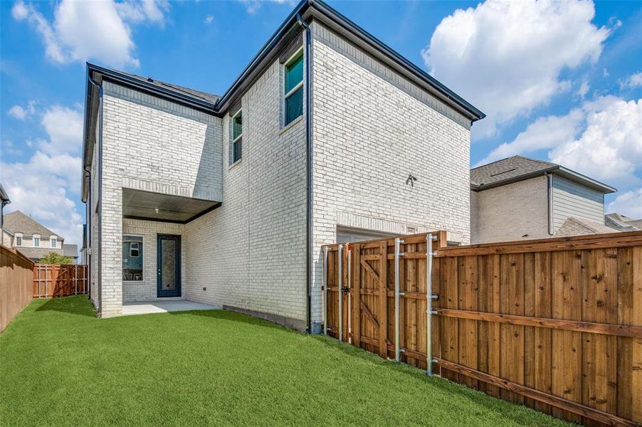 Exterior details and patio area of a home in , Frisco (Image 3).