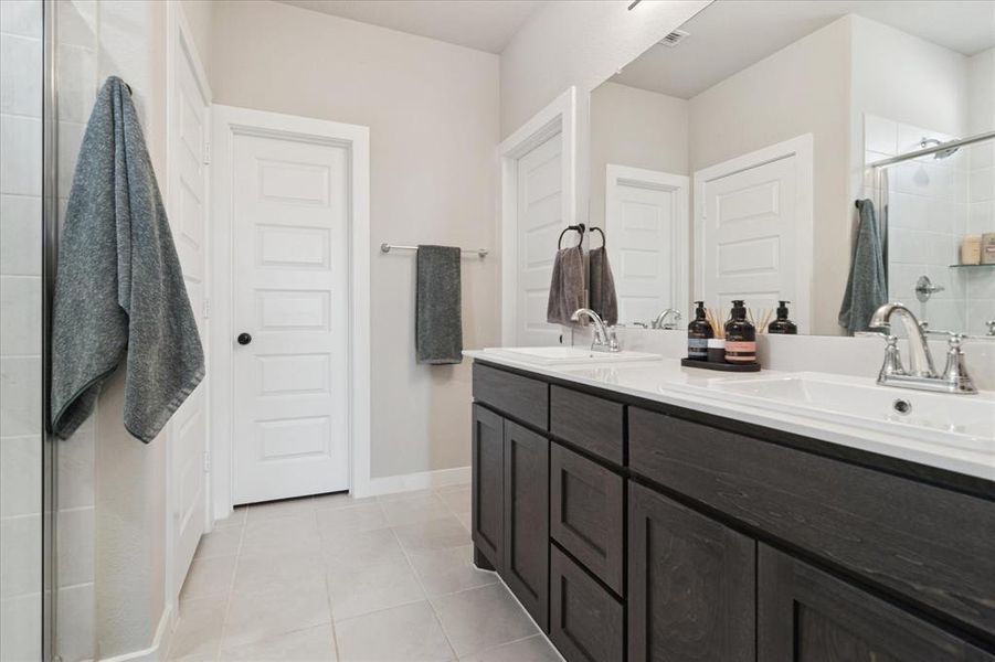 Furnished interior view inside a new home in Creekside, Royse City (Image 5).