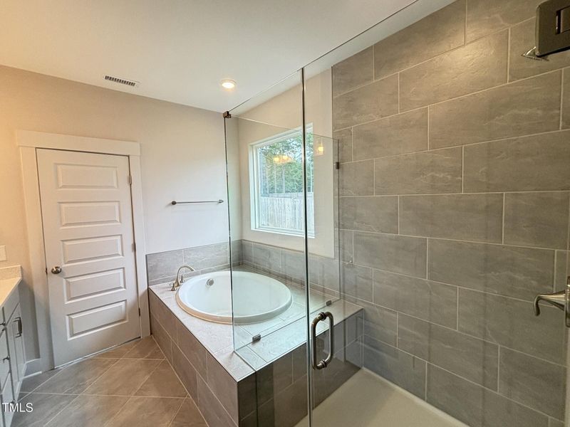 Master Bathroom Master Bathroom