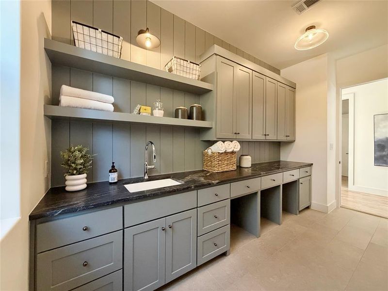 Furnished interior view inside a new home in , Dallas (Image 9).