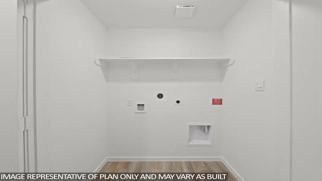 Spacious, unfurnished interior of a new home in Lexington Heights, Willis (Image 13).