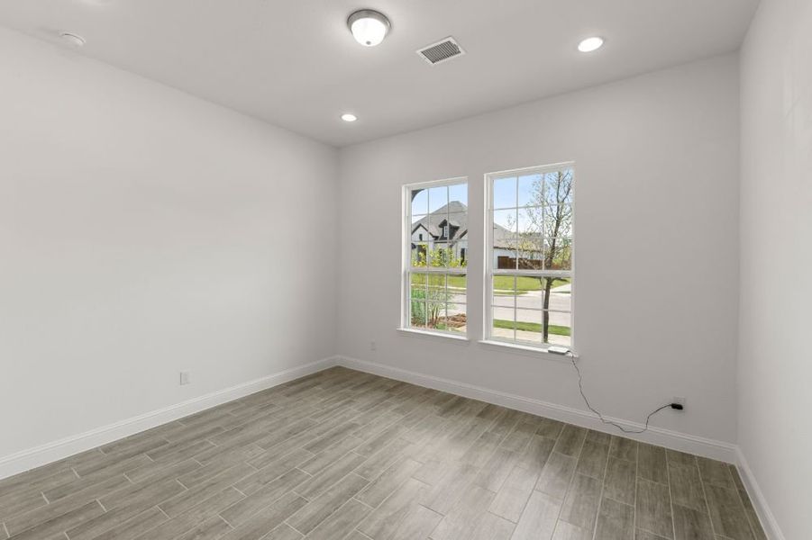 Representative unfurnished interior of a home built from the Grayson by UnionMain Homes in Cambridge Crossing, Celina (Image 23).