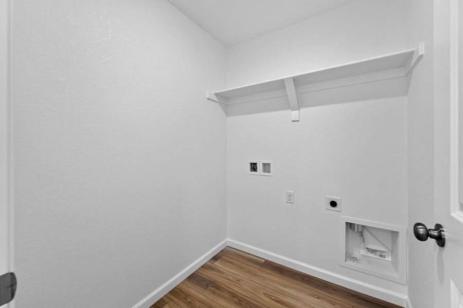 Spacious, unfurnished interior of a new home in Sky Ranch, Watkins (Image 21). Spacious, unfurnished interior of a new home in Sky Ranch, Watkins (Image 21).