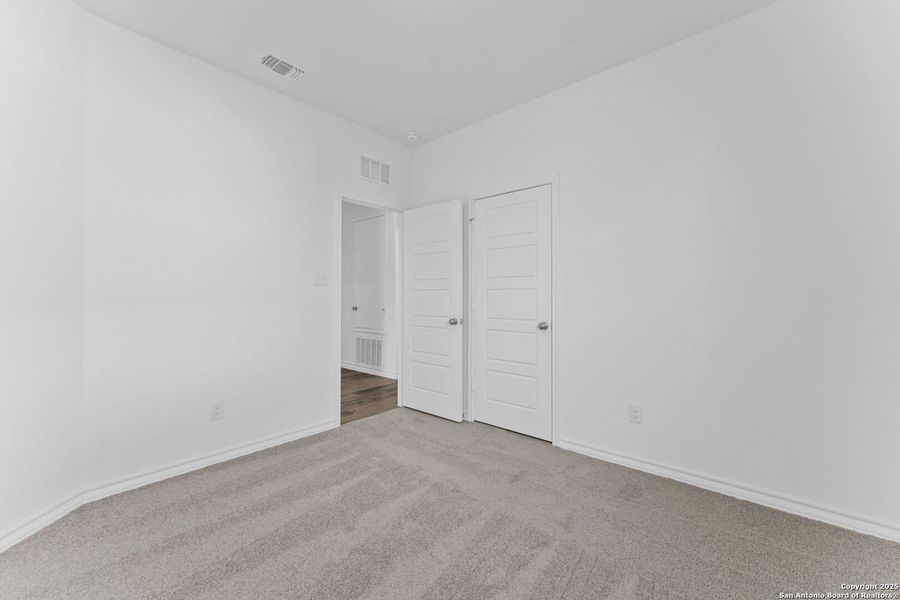 Spacious, unfurnished interior of a new home in Meadows at Clear Springs, New Braunfels (Image 15).