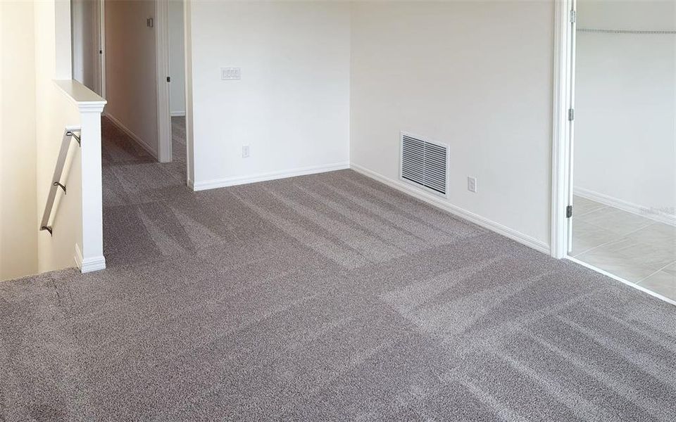 Spacious, unfurnished interior of a new home in , Howey-in-the-Hills (Image 14).