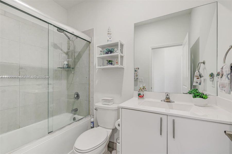 Furnished interior view inside a new home in , Homestead (Image 29).