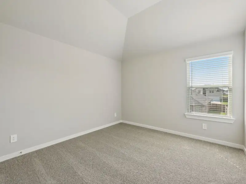 Spacious, unfurnished interior of a new home in Stewart's Ranch, Conroe (Image 18).