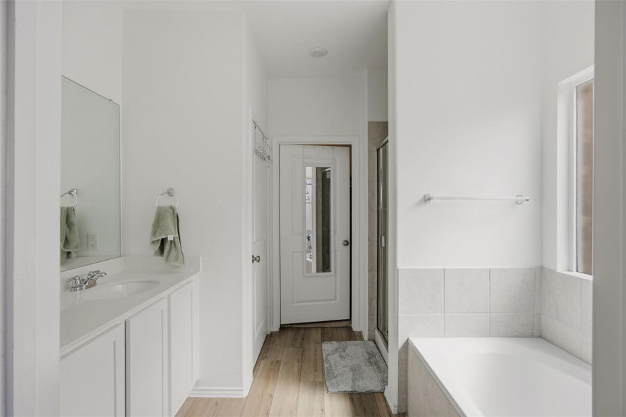 Furnished interior view inside a new home in , Georgetown (Image 19).