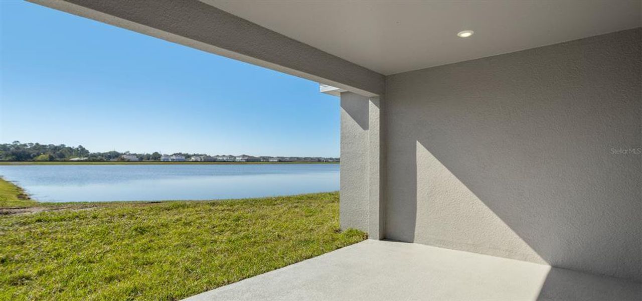 Exterior details and patio area of a home in The Crossings - Single-Family Homes, St. Cloud (Image 3).