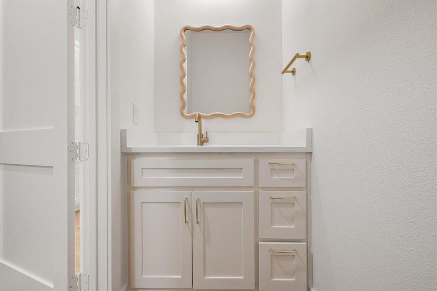 Furnished interior view inside a new home in , Corsicana (Image 17).