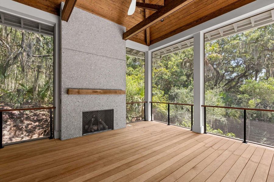 Exterior details and patio area of a home in , Seabrook Island (Image 4).