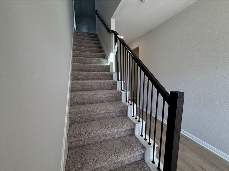 Spacious, unfurnished interior of a new home in Cannon Ranch 40s, Dripping Springs (Image 23).