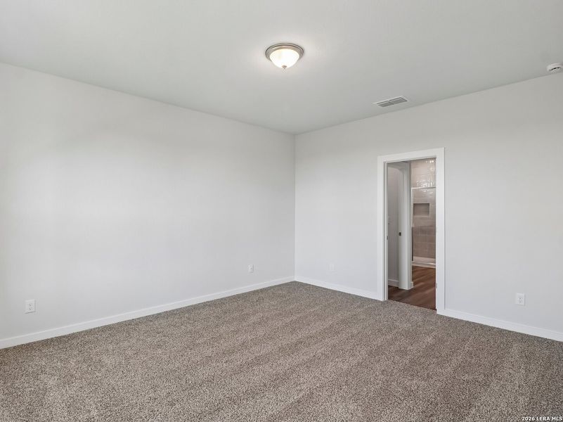 Spacious, unfurnished interior of a new home in Talley Fields, San Antonio (Image 18).