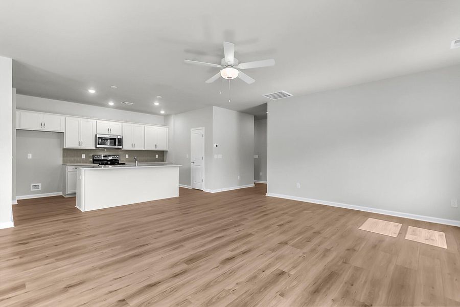 Spacious, unfurnished interior of a new home in Fairway Woods at Wyboo, Manning (Image 23). Spacious, unfurnished interior of a new home in Fairway Woods at Wyboo, Manning (Image 23).