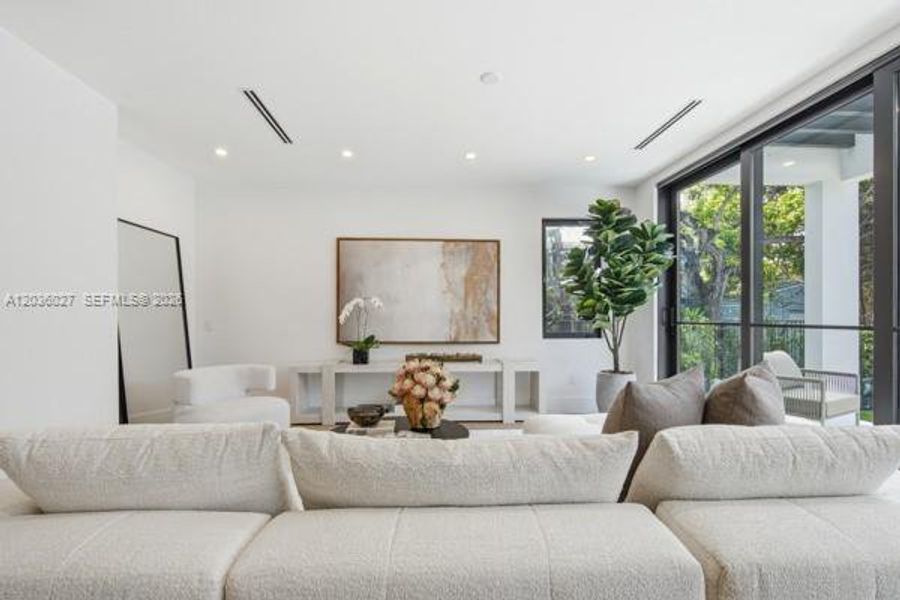 Furnished interior view inside a new home in , Coral Gables (Image 10).
