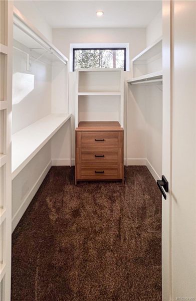 Spacious, unfurnished interior of a new home in , Evergreen (Image 34).