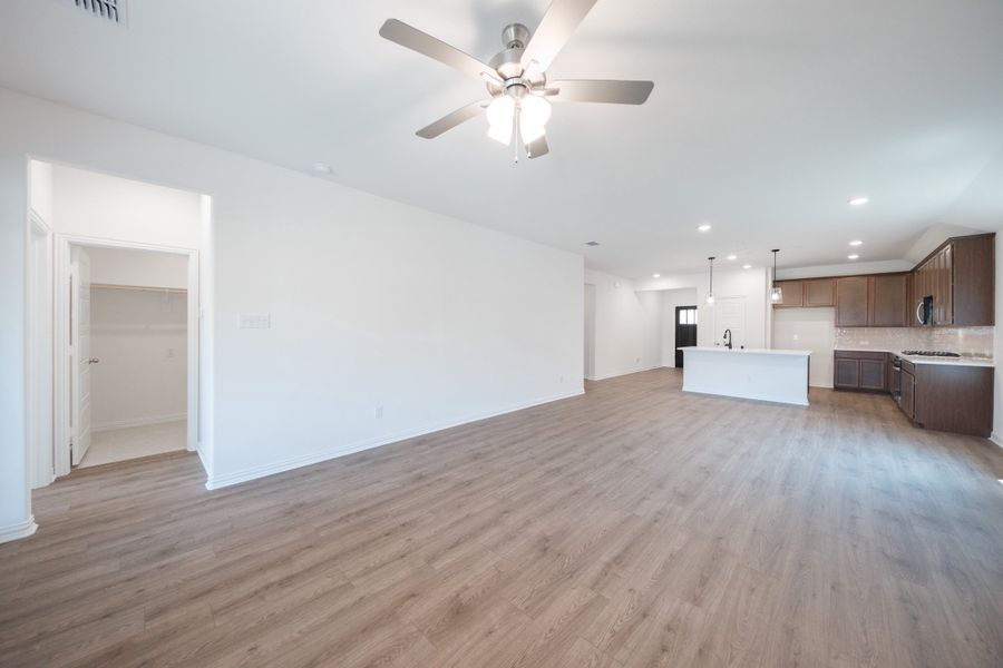 Spacious, unfurnished interior of a new home in Whitewing Trails, Princeton (Image 15). Spacious, unfurnished interior of a new home in Whitewing Trails, Princeton (Image 15).