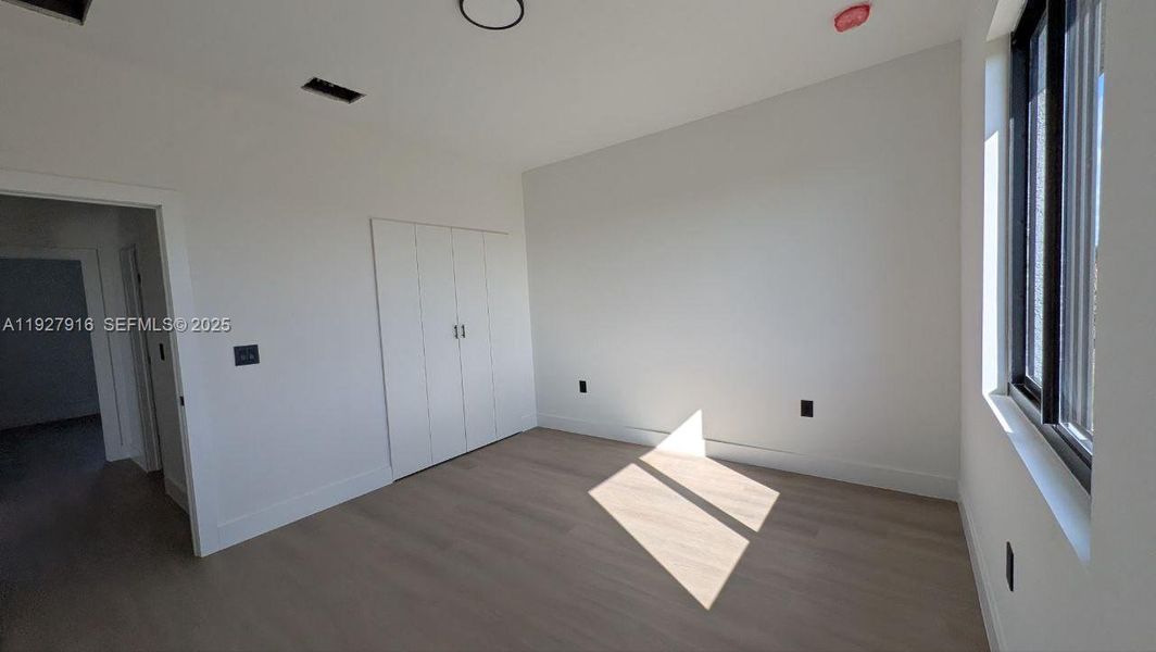 Spacious, unfurnished interior of a new home in , Labelle (Image 30).