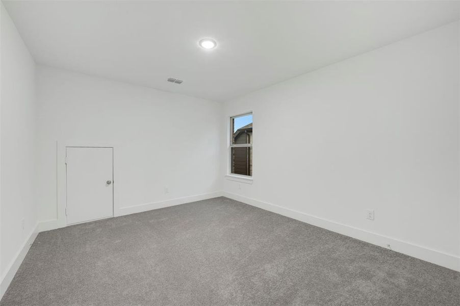 Spacious, unfurnished interior of a new home in Vintage Village, Argyle (Image 34).