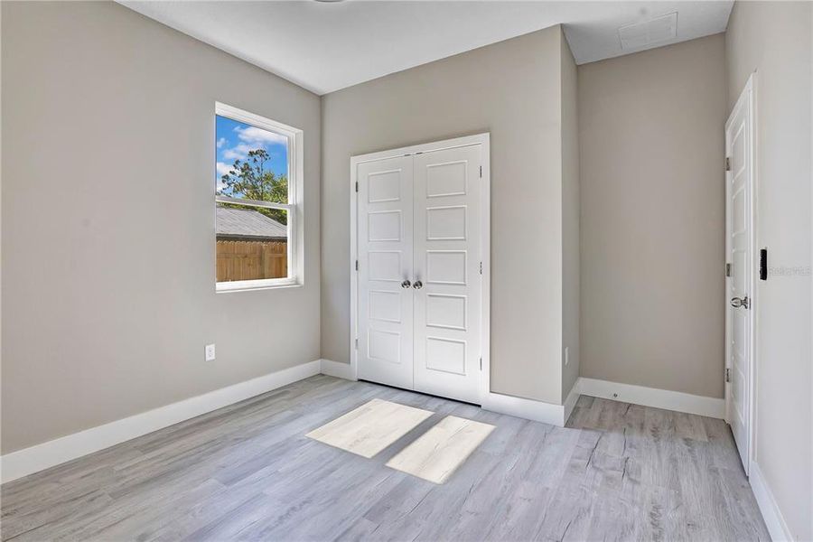 Spacious, unfurnished interior of a new home in , Winter Garden (Image 34).