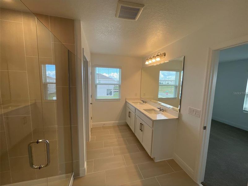 Furnished interior view inside a new home in Park View at the Hills, Minneola (Image 8).