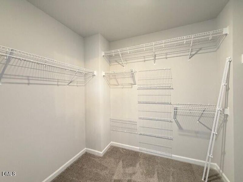 86 VR Primary Closet