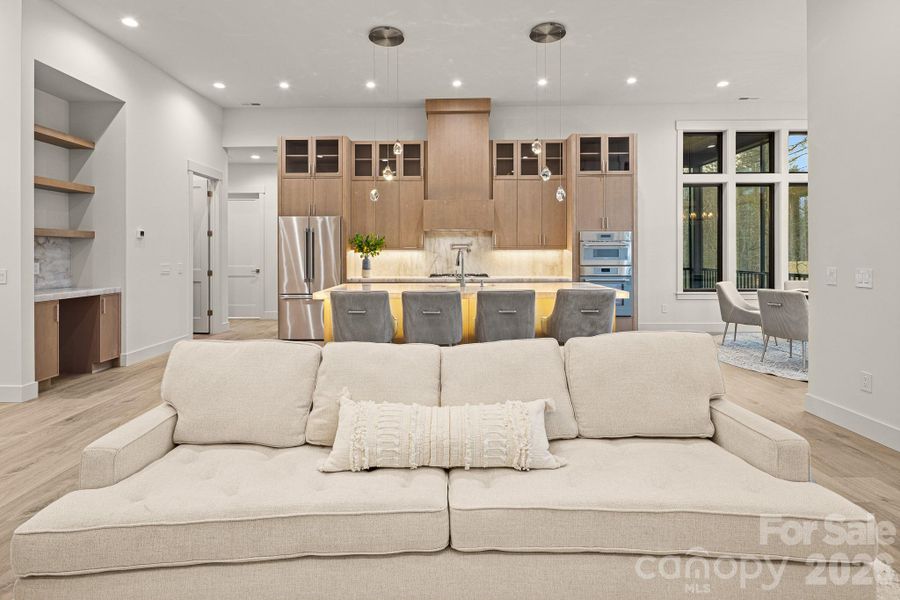 Photos from model home; final product will vary Photos from model home; final product will vary