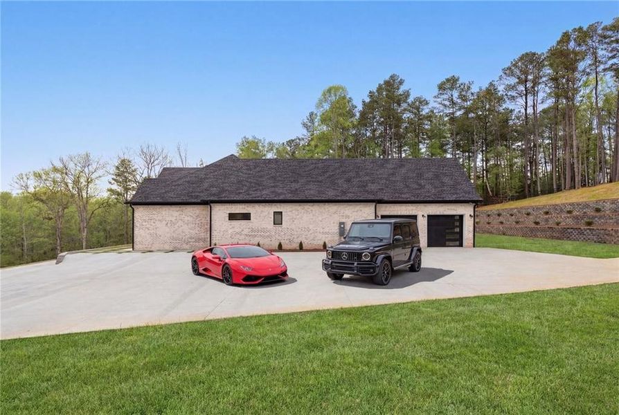 Exterior details and patio area of a home in , Dacula (Image 35).
