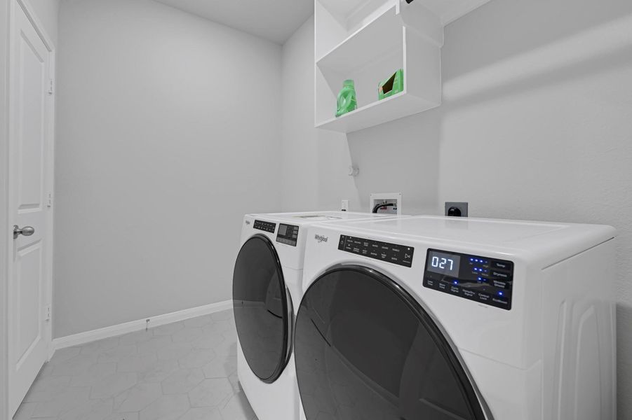 Image 17 of a home in Towne Lake 60'. Image 17 of a home in Towne Lake 60'.