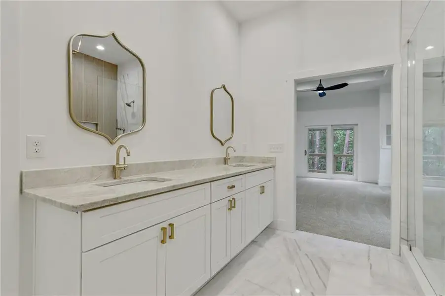 Furnished interior view inside a new home in , Waleska (Image 10).