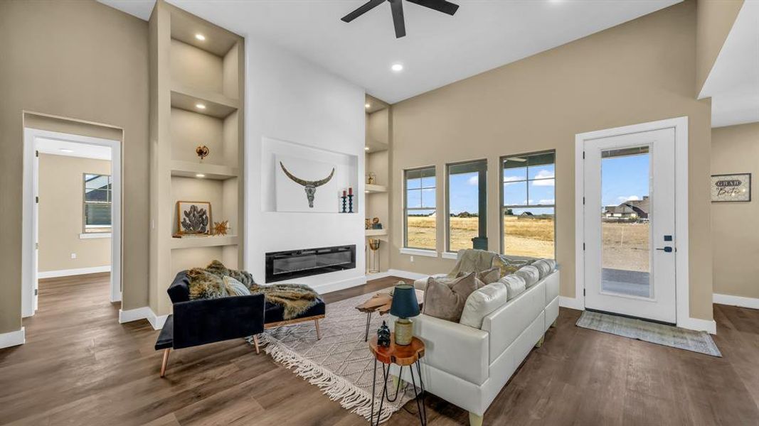 Furnished interior view inside a new home in Saddle Crest Estates, Weatherford (Image 12). Furnished interior view inside a new home in Saddle Crest Estates, Weatherford (Image 12).