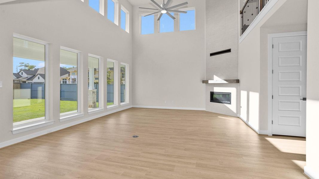 Spacious, unfurnished interior of a new home in Fulshear Lakes, Fulshear (Image 7). Spacious, unfurnished interior of a new home in Fulshear Lakes, Fulshear (Image 7).