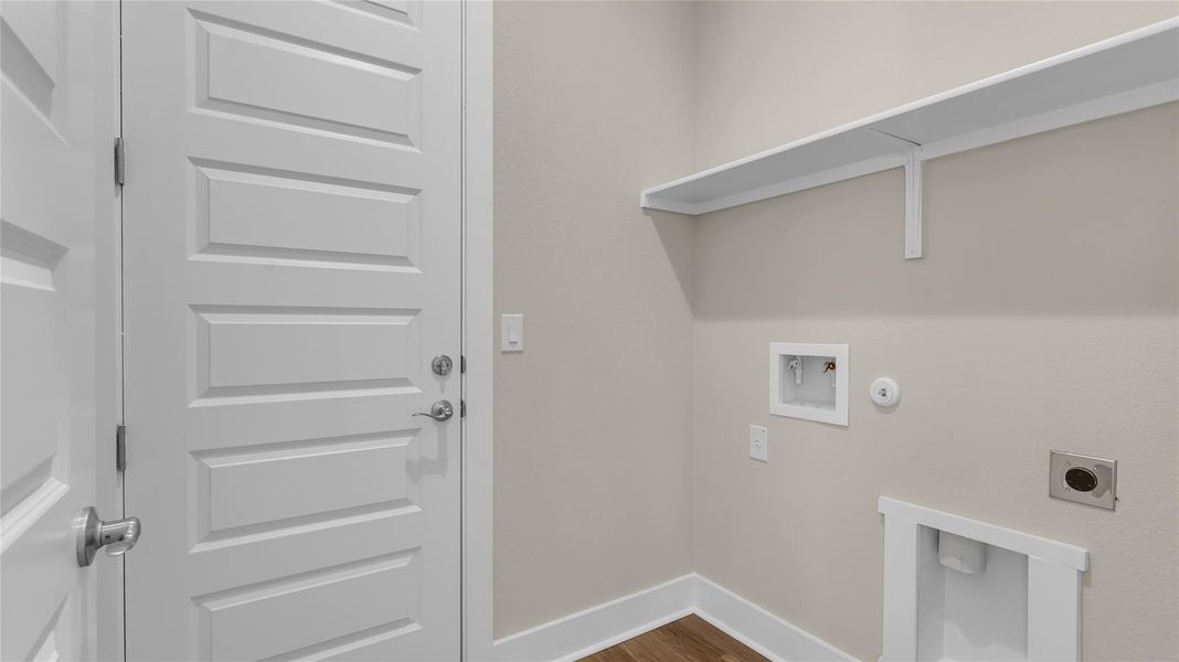 Spacious, unfurnished interior of a new home in , Cottonwood Shores (Image 21).