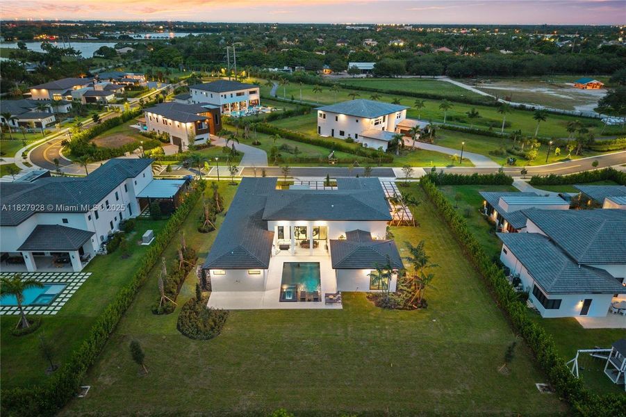 Exterior details and patio area of a home in , Davie (Image 34).