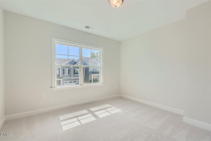 SUN_DevonSquare_Pic_Waterbury_Bed1_3of3