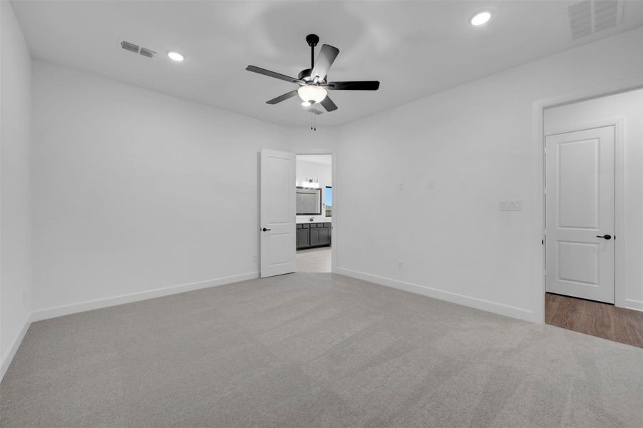 Spacious, unfurnished interior of a new home in Riceland 50’ Alley Load Homesites, Mont Belvieu (Image 14).