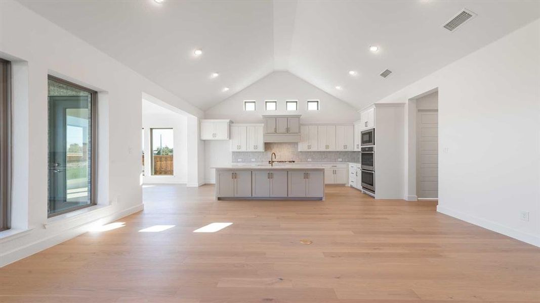 Image 27 of a home in Terraces 72'. Image 27 of a home in Terraces 72'.