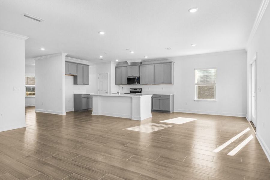 Spacious, unfurnished interior of a new home in Lake Merial, Panama City (Image 13).